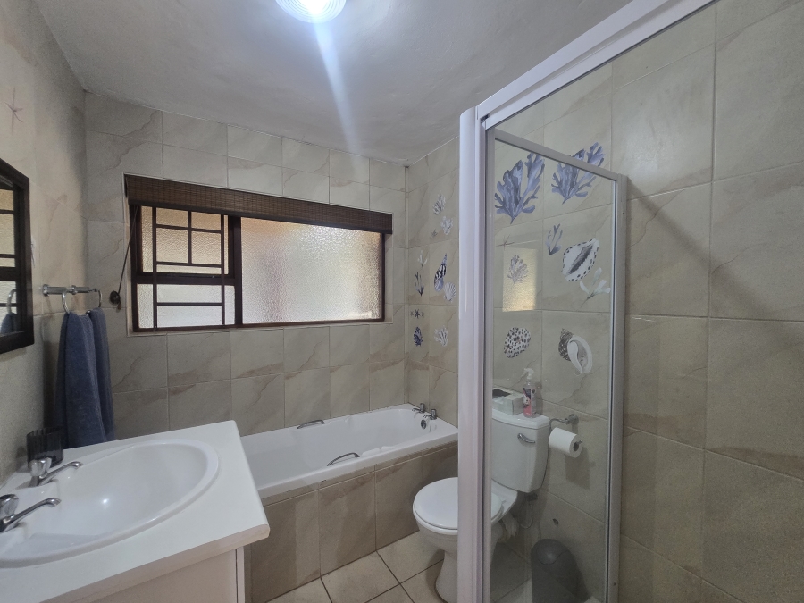 4 Bedroom Property for Sale in West Beach Eastern Cape